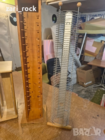 Две стойки за CD дискове