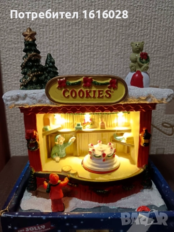 Коледна LED и музикална сцена Магазин за сладкиши с 8 мелодии,светлени и въртяща се торта., снимка 3 - Декорация за дома - 48436723