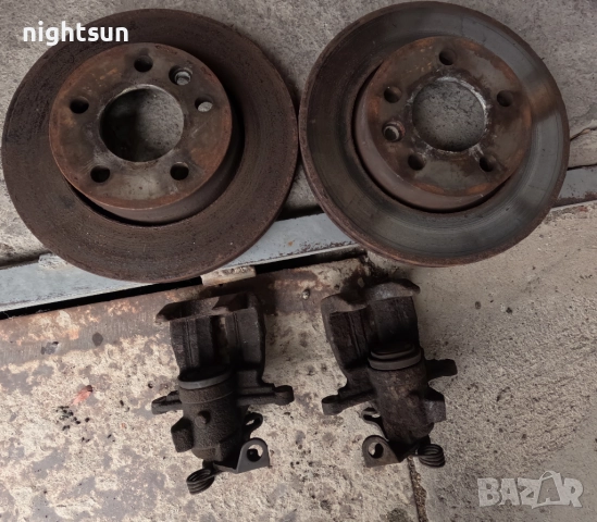 Задни спирачни апарати от VW T5, снимка 3 - Части - 51943805