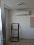 Отдавам таванска стая в гр.Монтана 33кв. Асансъор.6 етаж баня тоалетна кухненски бокс.климатик., снимка 3