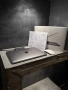КАТО ЧИСТО НОВ Macbook Pro 13.3" + Magic Mouse + USB C HUB, снимка 3