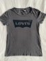 Дамска тениска Levi’s , снимка 1 - Тениски - 40280538