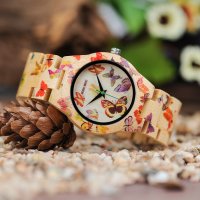 Дамски часовник с каишка от верижно дърво и изрисувани пеперуди, снимка 11 - Дамски - 36250779