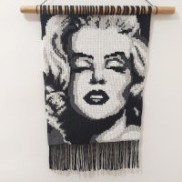 Ръчно изработено макраме пано с портрет на Мерилин Монро, снимка 1 - Декорация за дома - 42872415
