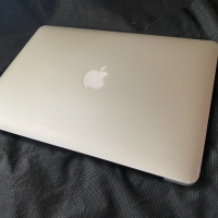 13" Core i5 MacBook Air А1466 (2015), снимка 10 - Лаптопи за дома - 28544580
