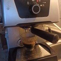 Кафемашина Електролукс с ръкохватка с крема диск, работи отлично и прави хубаво кафе с каймак , снимка 1 - Кафемашини - 40392865