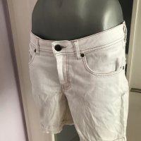 Бели къси дънкови панталони, снимка 7 - Къси панталони и бермуди - 37131370