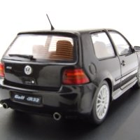 VW Golf 4 R32 2003 - мащаб 1:43 на Solido моделът е нов в PVC дисплей-кейс, снимка 2 - Колекции - 44474866