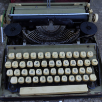 Стара пишеща машина., снимка 3 - Антикварни и старинни предмети - 36397694