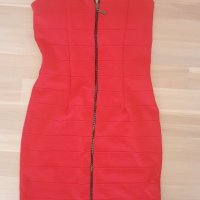 Нова червена рокля с функциониращ  цип, има вградени подплънки, С размер, снимка 1 - Рокли - 31678658