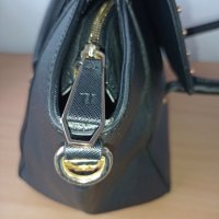 Черна чанта Trussardi jeans , снимка 11 - Чанти - 38888097