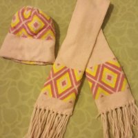 Зимен комплект, снимка 1 - Шапки, шалове и ръкавици - 27467943
