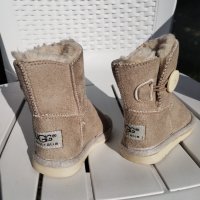 Детски ботушки UGG!, снимка 4 - Детски боти и ботуши - 44239888