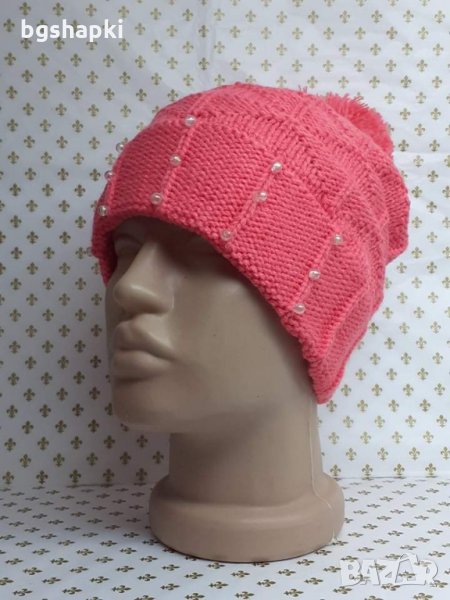 Дамска плетена шапка цвят корал с перли -67, снимка 1