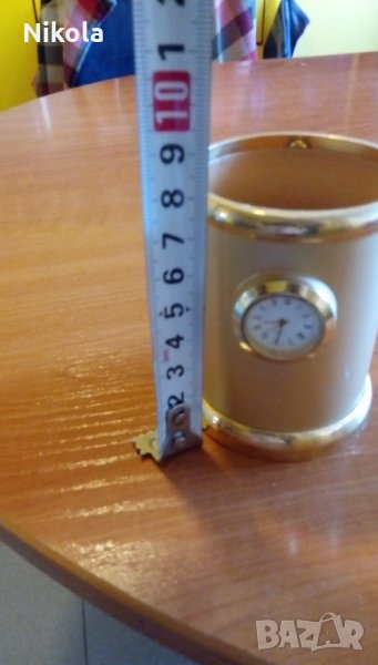 Метален златист моливник с часовник, снимка 1