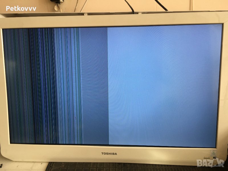 Телевизор TOSHIBA 32EL834G с дефектен дисплей на части, снимка 1