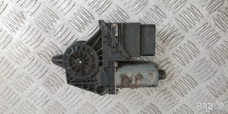 Моторче стъклоповдигач VW Passat 2001г.(заден ляв)	, снимка 1