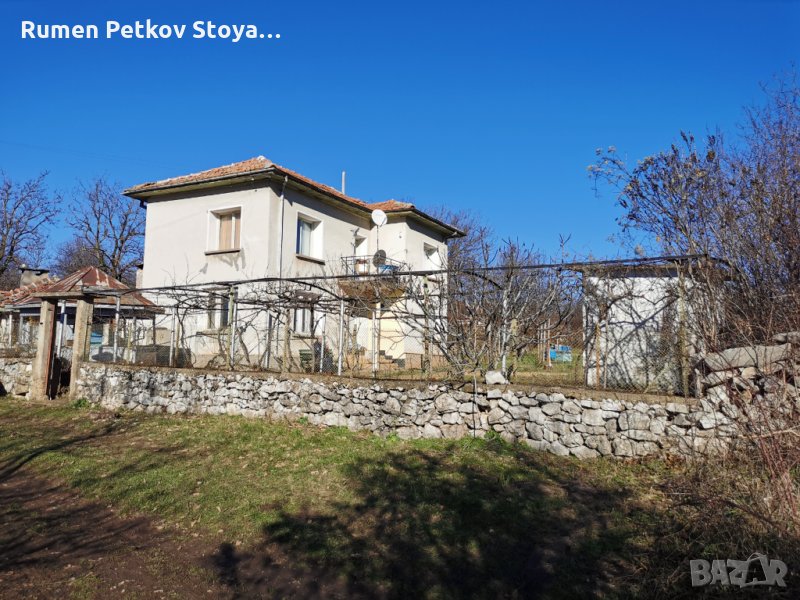 Продават се две къщи в село Къкрина , снимка 1