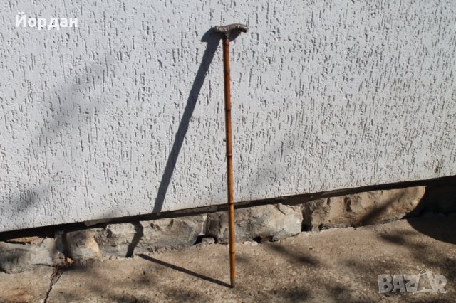 Стар бастун от бамбук със сребърна дръжка