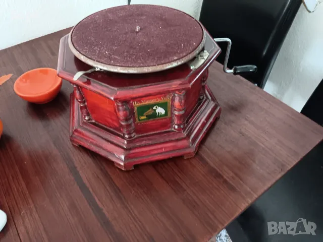 Грамофон His Masters Voice 1916г, снимка 3 - Грамофони - 55740584