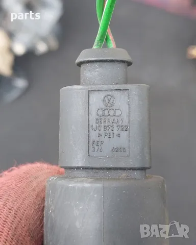 Помпа Казанче Чистачки VW Голф 4
- Ауди A3 8L
(2) - 1J0973722, снимка 4 - Части - 49926471