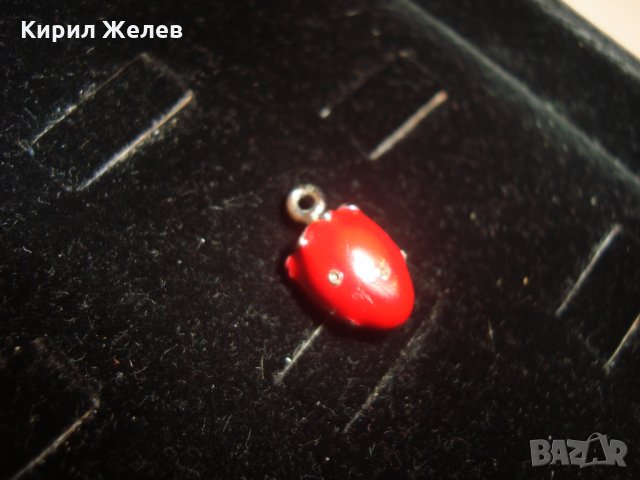 ЕМАЙЛИРАНА ЯГОДА с МИНИАТЮРНИ ЦИРКОНИ АРТ ВИСУЛКА МЕДАЛЬОН 13821, снимка 3 - Колиета, медальони, синджири - 30568681