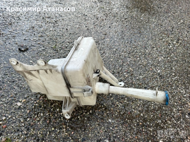 85310-05141. Казанче течност чистачки за Тойота Авенсис T27 комби. 2016-2019г, снимка 3 - Аксесоари и консумативи - 54093084