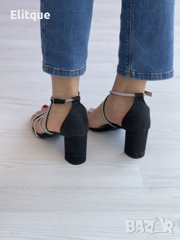 Официално-ежедневни дамски сандали с елегантни извивки и бляскави детайли, снимка 3 - Сандали - 52888881