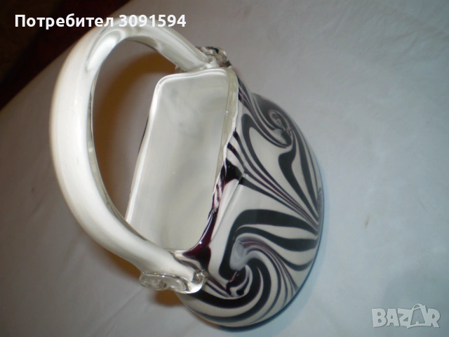 Ваза с дръжка двупластово стъкло черно и бяло модерен дизаин, снимка 4 - Вази - 53093594