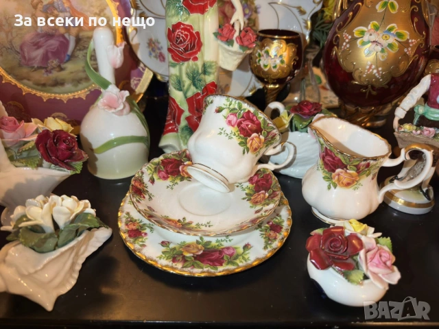 Royal Albert England Circa 1962 “Old country ” - великолепен троен сет Код P2244, снимка 3 - Колекции - 54238330