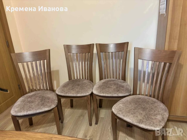 Трапезни столове