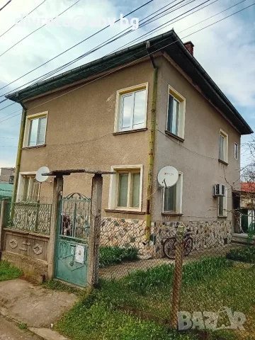Продавам 1-я етаж от къща