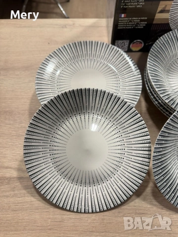 Порцеланов сервиз за хранене от 24 части 