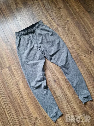 Страхотно мъжко долнище NIKE размер S , снимка 2 - Спортни дрехи, екипи - 48246020