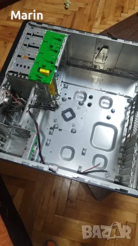 Кутия за компютър от HP, снимка 2 - Захранвания и кутии - 56373353