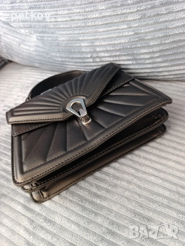 Нова чанта, изкуствена кожа, снимка 2 - Чанти - 53157687