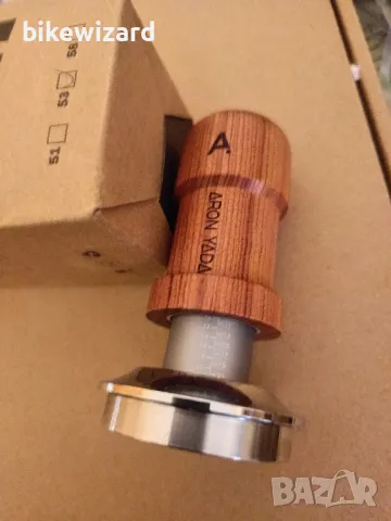 Тампер за кафе AronYada 53 мм. динамометричен с дръжка от дърво НОВ, снимка 6 - Други - 50092098