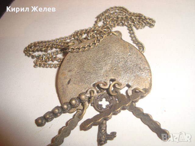 САЧАНЕНО СТАРИННО ВЪЗРОЖДЕНСКО УКРАШЕНИЕ със СМАРАГД ЗЕЛЕН КАМЪК и КЛЮЧЕ БРОНЗ 15133, снимка 10 - Антикварни и старинни предмети - 30550111