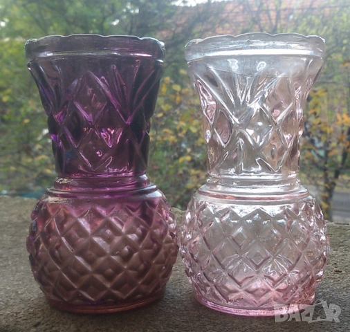 2 ретро малки лилави стъклени вази, снимка 2 - Вази - 51432916