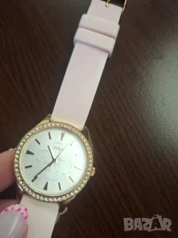 Оригинален дамски часовник Guess, снимка 4 - Дамски - 55842154