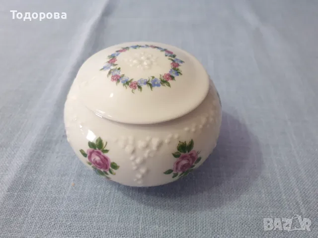 Порцеланова бижутиера,флорални мотиви, снимка 2 - Други ценни предмети - 48814963