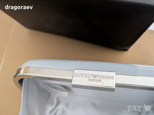Нов клъч EMPORIO ARMANI оригинал, снимка 4 - Чанти - 56509637