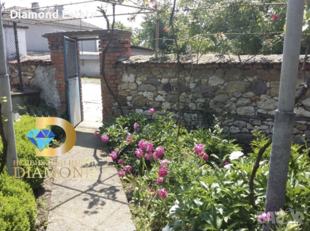 Двуетажна къща в село Бодрово, обл. Хасково, снимка 2 - Къщи - 54042236