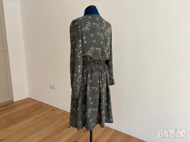 Рокля Three Little Words – маслинено зелена с ботанически десен | Чисто нова | Размер М, снимка 3 - Рокли - 51093938