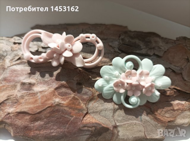 Стари български порцеланови брошки , снимка 1