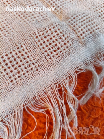 Дамски шал - забрадка старото качество по БДС, снимка 2 - Шалове - 51691838
