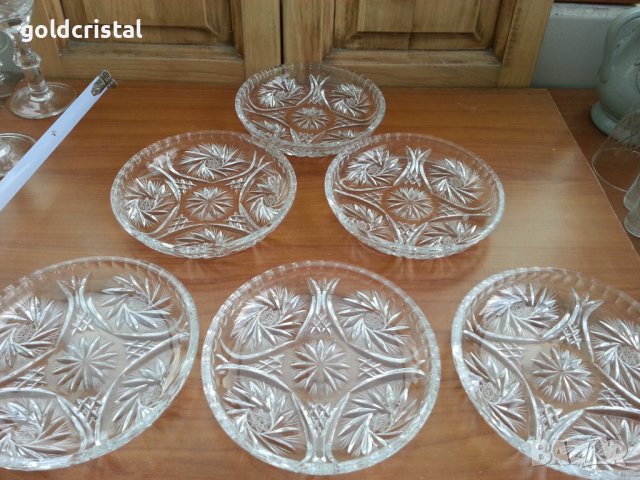 Кристални чинии