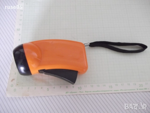 Фенер диоден с динамо работещ, снимка 2 - Други стоки за дома - 51553601