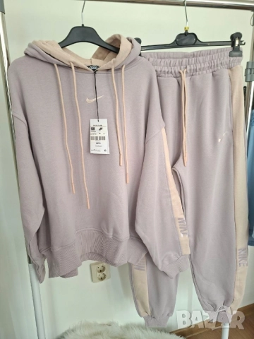 дамски екипи Nike , снимка 8 - Спортни екипи - 51564201