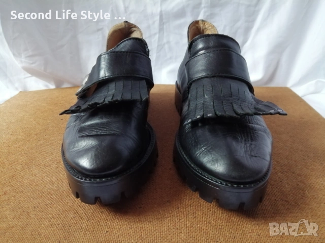 № 37 Дамски обувки естествена кожа - лоуфъри с пискюли, капси, тик-так копчета, снимка 5 - Дамски ежедневни обувки - 53143229